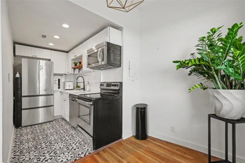Condominio en venta en Tampa, Florida, 1 dormitorio, 53.79 m2 № 2207461 - foto 5