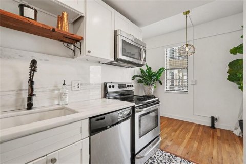 Condominio en venta en Tampa, Florida, 1 dormitorio, 53.79 m2 № 2207461 - foto 8