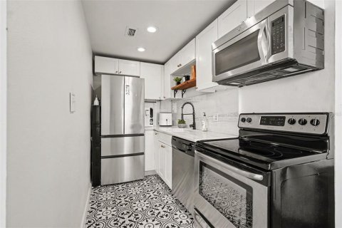 Condominio en venta en Tampa, Florida, 1 dormitorio, 53.79 m2 № 2207461 - foto 9