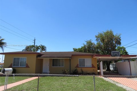 Casa en venta en Hialeah, Florida, 3 dormitorios, 107.3 m2 № 1889012 - foto 4