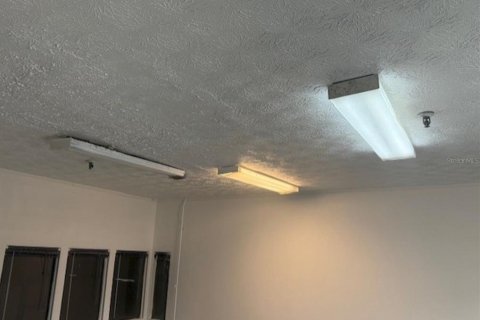 Immobilier commercial à vendre à Jacksonville, Floride: 3019.32 m2 № 2098468 - photo 11