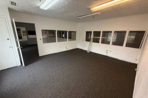 Immobilier commercial à vendre à Jacksonville, Floride: 3019.32 m2 № 2098468 - photo 10