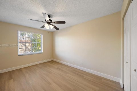 Купить виллу или дом в Мирамар, Флорида 5 спален, 218.04м2, № 1991465 - фото 25