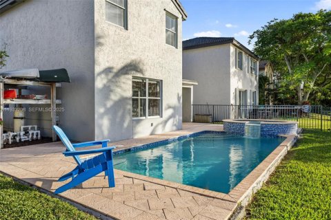 Купить виллу или дом в Мирамар, Флорида 5 спален, 218.04м2, № 1991465 - фото 8