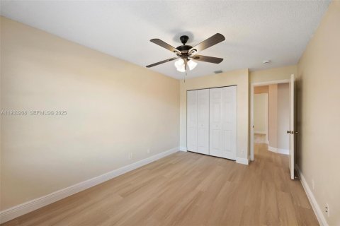 Купить виллу или дом в Мирамар, Флорида 5 спален, 218.04м2, № 1991465 - фото 26