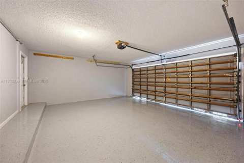 Купить виллу или дом в Мирамар, Флорида 5 спален, 218.04м2, № 1991465 - фото 21