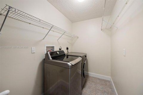 Купить виллу или дом в Мирамар, Флорида 5 спален, 218.04м2, № 1991465 - фото 20