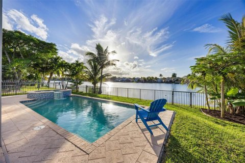 Купить виллу или дом в Мирамар, Флорида 5 спален, 218.04м2, № 1991465 - фото 9