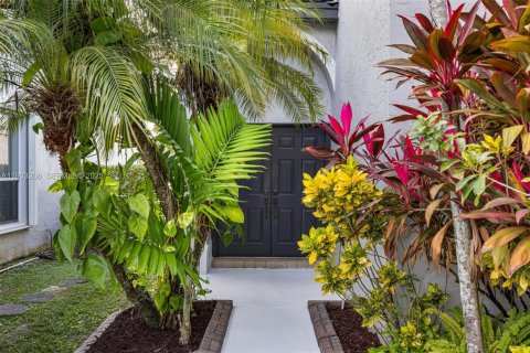 Купить виллу или дом в Мирамар, Флорида 5 спален, 218.04м2, № 1991465 - фото 3