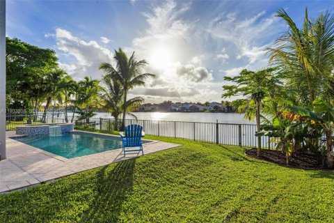 Купить виллу или дом в Мирамар, Флорида 5 спален, 218.04м2, № 1991465 - фото 6