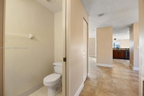 Купить виллу или дом в Мирамар, Флорида 5 спален, 218.04м2, № 1991465 - фото 19