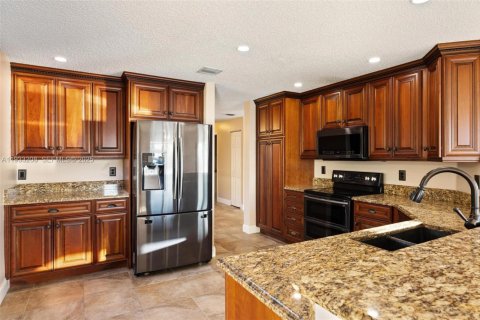 Купить виллу или дом в Мирамар, Флорида 5 спален, 218.04м2, № 1991465 - фото 16