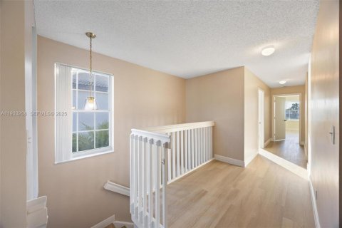 Купить виллу или дом в Мирамар, Флорида 5 спален, 218.04м2, № 1991465 - фото 24