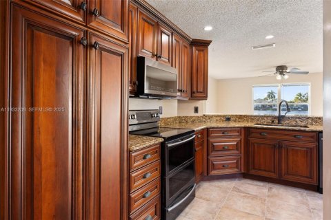 Купить виллу или дом в Мирамар, Флорида 5 спален, 218.04м2, № 1991465 - фото 14