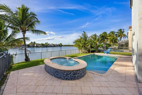 Купить виллу или дом в Мирамар, Флорида 5 спален, 218.04м2, № 1991465 - фото 4