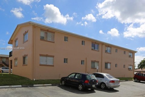 Снять в аренду кондоминиум в Лейк-Уорт, Флорида 1 спальня, 48.03м2, № 1926357 - фото 13