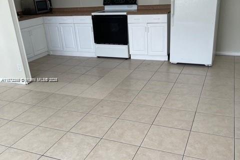 Снять в аренду кондоминиум в Лейк-Уорт, Флорида 1 спальня, 48.03м2, № 1926357 - фото 12