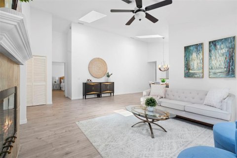 Casa en venta en Longwood, Florida, 3 dormitorios, 162.58 m2 № 1907682 - foto 3