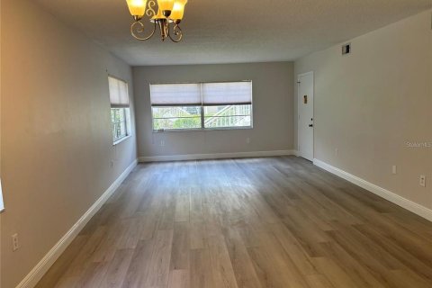 Condominio en alquiler en Saint Petersburg, Florida, 2 dormitorios, 110.09 m2 № 1850074 - foto 9