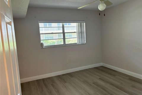 Condominio en alquiler en Saint Petersburg, Florida, 2 dormitorios, 110.09 m2 № 1850074 - foto 19
