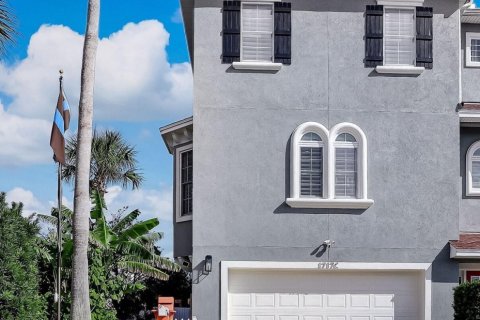 House in Jacksonville Beach, Florida 4 bedrooms, 252.42 sq.m. № 859542 - photo 1