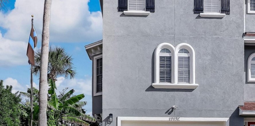 House in Jacksonville Beach, Florida 4 bedrooms, 252.42 sq.m. № 859542