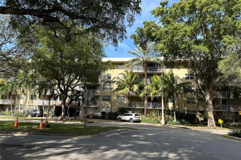 Copropriété à louer à North Miami, Floride: 2 chambres, 88.63 m2 № 2385077 - photo 6