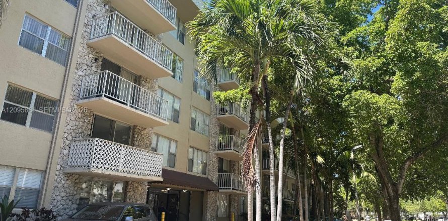 Condo à North Miami, Floride, 2 chambres  № 2385077