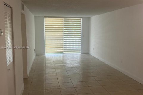 Copropriété à louer à North Miami, Floride: 2 chambres, 88.63 m2 № 2385077 - photo 9