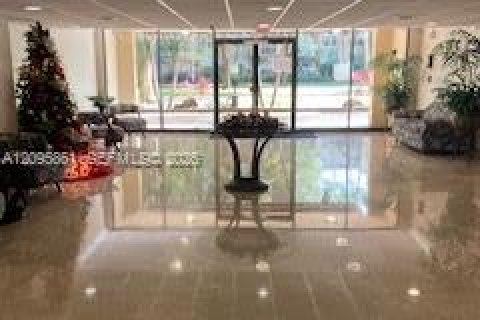 Copropriété à louer à North Miami, Floride: 2 chambres, 88.63 m2 № 2385077 - photo 7