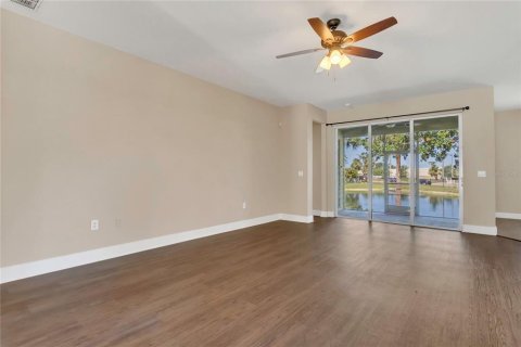 Casa en venta en Apollo Beach, Florida, 3 dormitorios, 202.9 m2 № 1740494 - foto 4