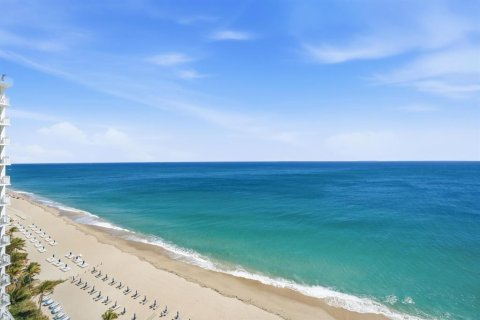 Condo in Fort Lauderdale, Florida, 2 bedrooms  № 2381453 - photo 13