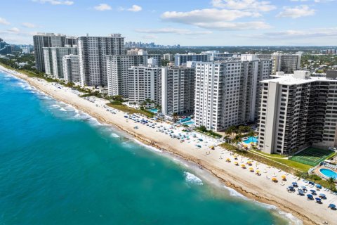 Condo in Fort Lauderdale, Florida, 2 bedrooms  № 2381453 - photo 29