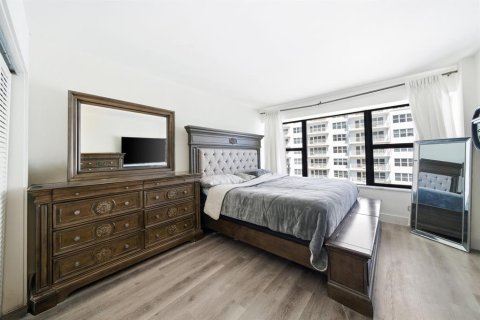 Condo in Fort Lauderdale, Florida, 2 bedrooms  № 2381453 - photo 16