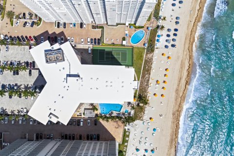 Condo in Fort Lauderdale, Florida, 2 bedrooms  № 2381453 - photo 28