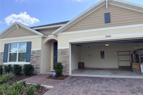 House in Sorrento, Florida 4 bedrooms, 171.5 sq.m. № 2209919 - photo 2