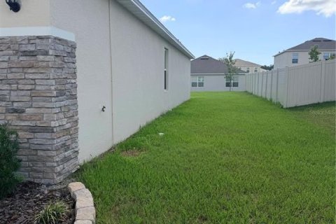 House in Sorrento, Florida 4 bedrooms, 171.5 sq.m. № 2209919 - photo 28