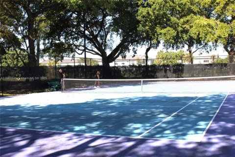 Copropriété à vendre à Oakland Park, Floride: 2 chambres, 85.47 m2 № 1978041 - photo 23