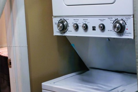 Copropriété à vendre à Oakland Park, Floride: 2 chambres, 85.47 m2 № 1978041 - photo 15