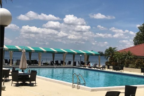 Copropriété à vendre à Oakland Park, Floride: 2 chambres, 85.47 m2 № 1978041 - photo 29