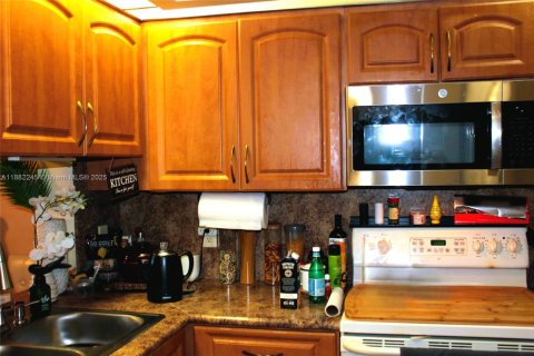 Copropriété à vendre à Oakland Park, Floride: 2 chambres, 85.47 m2 № 1978041 - photo 18