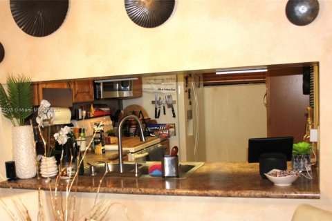 Copropriété à vendre à Oakland Park, Floride: 2 chambres, 85.47 m2 № 1978041 - photo 17