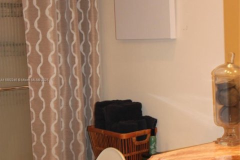 Copropriété à vendre à Oakland Park, Floride: 2 chambres, 85.47 m2 № 1978041 - photo 9