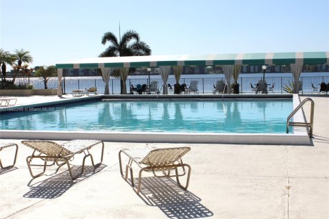 Copropriété à vendre à Oakland Park, Floride: 2 chambres, 85.47 m2 № 1978041 - photo 30