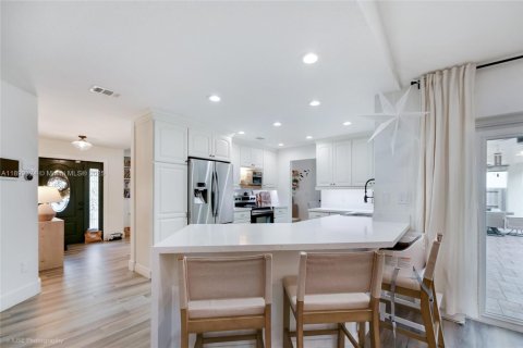 House in Davie, Florida 3 bedrooms, 182.09 sq.m. № 1944039 - photo 8