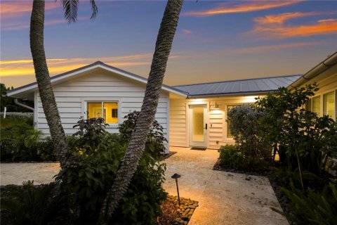 House in Longboat Key, Florida 4 bedrooms, 241.92 sq.m. № 2396673 - photo 9