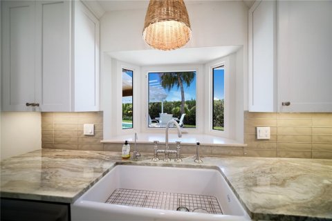 House in Longboat Key, Florida 4 bedrooms, 241.92 sq.m. № 2396673 - photo 16
