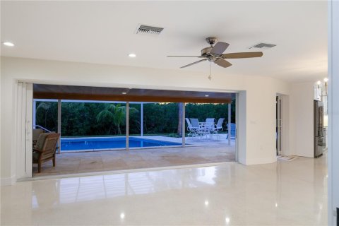 House in Longboat Key, Florida 4 bedrooms, 241.92 sq.m. № 2396673 - photo 23