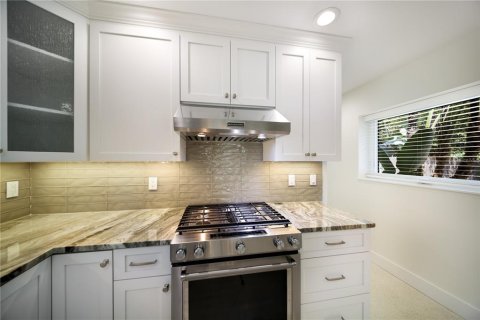 House in Longboat Key, Florida 4 bedrooms, 241.92 sq.m. № 2396673 - photo 17