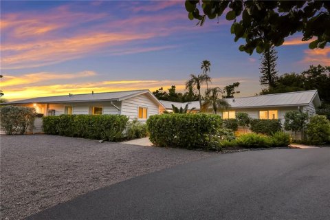 House in Longboat Key, Florida 4 bedrooms, 241.92 sq.m. № 2396673 - photo 5